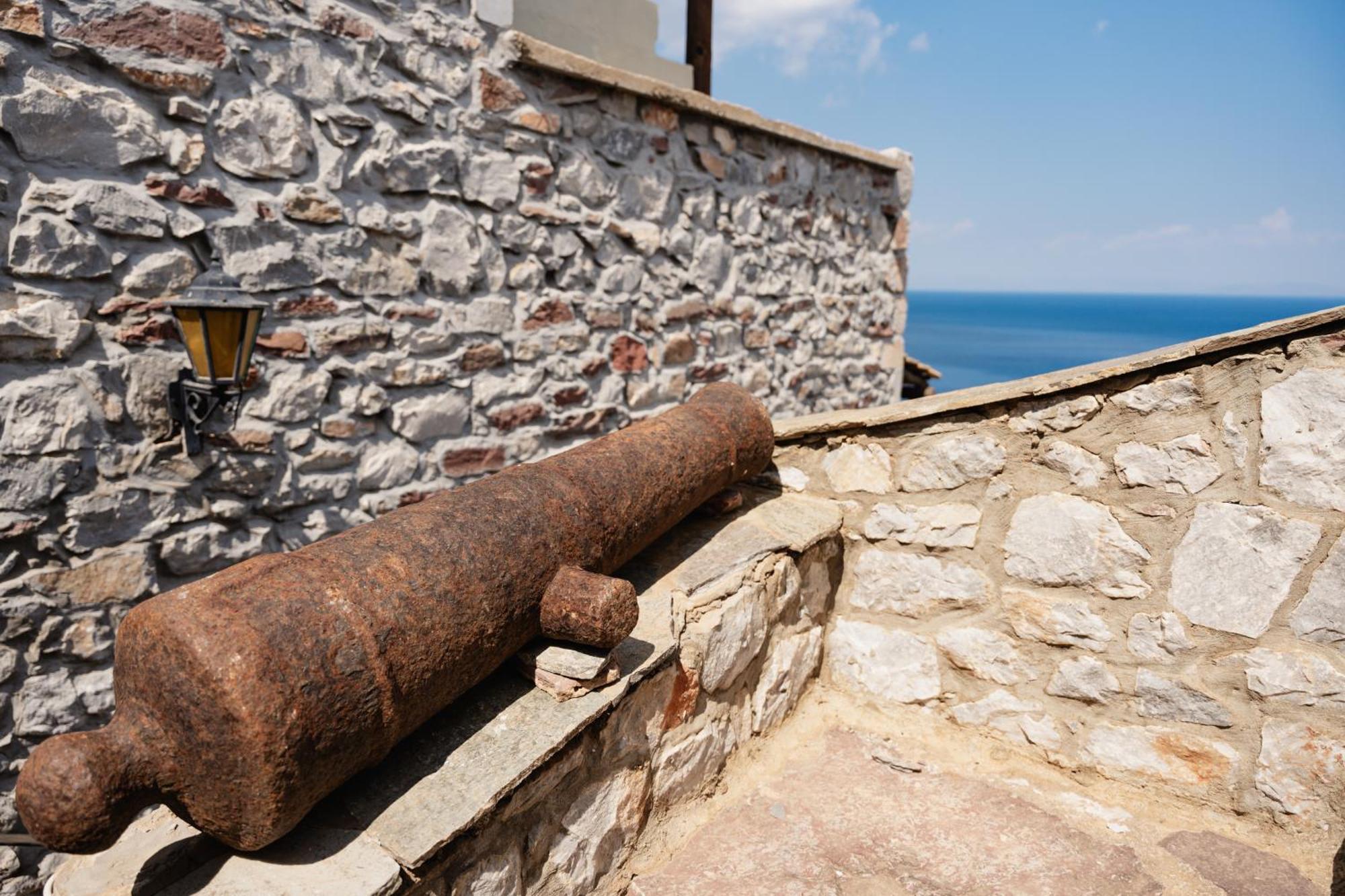 Castle Rizaraki Hotel Kokkala Bagian luar foto