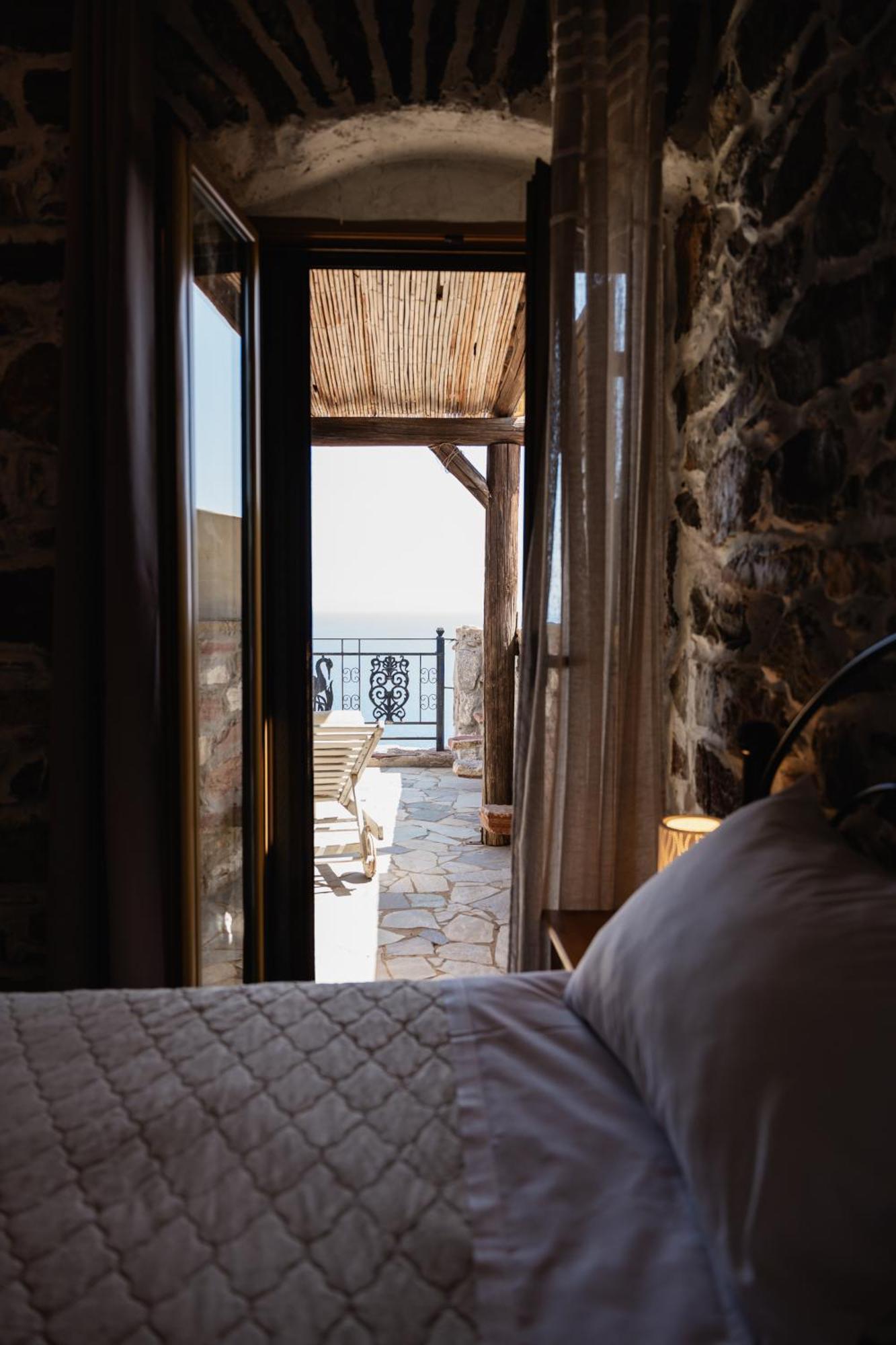 Castle Rizaraki Hotel Kokkala Bagian luar foto