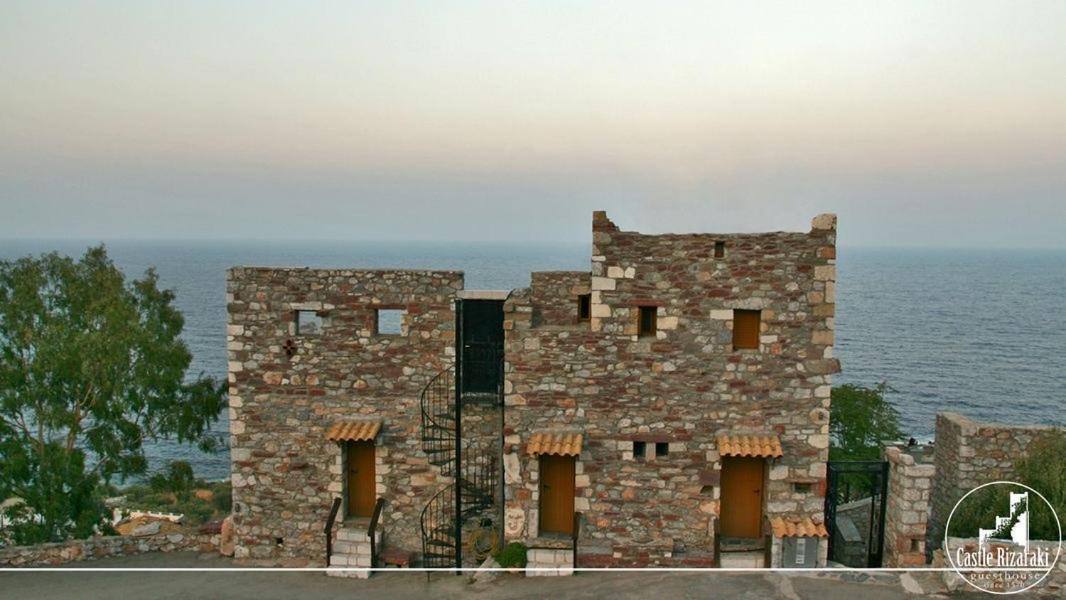 Castle Rizaraki Hotel Kokkala Bagian luar foto